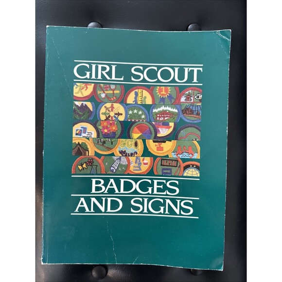 1999 Girl Scout "Badges and Signs" large Paperback Book 252 pages - Picture 1 of 8
